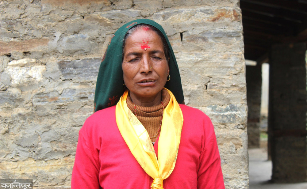 A single headmistress of a community school