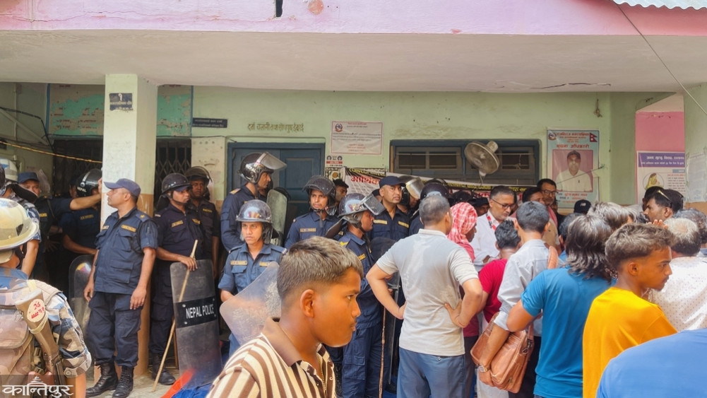 The accounting officer of Rajviraj municipality was beaten