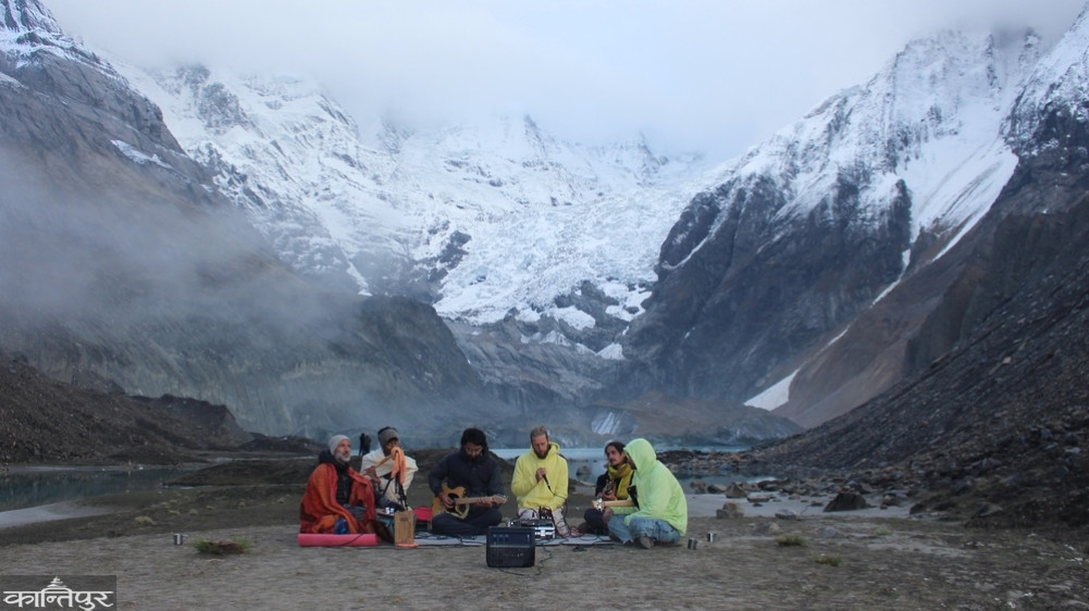 ”French music” echoed in the base camp of Annapurna mountain.
