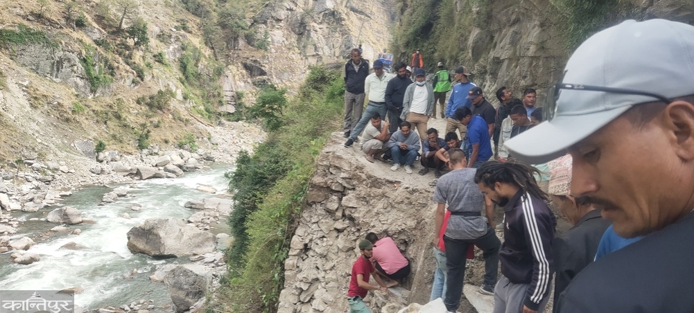 The Karnali highway blocked by landslides is still not open