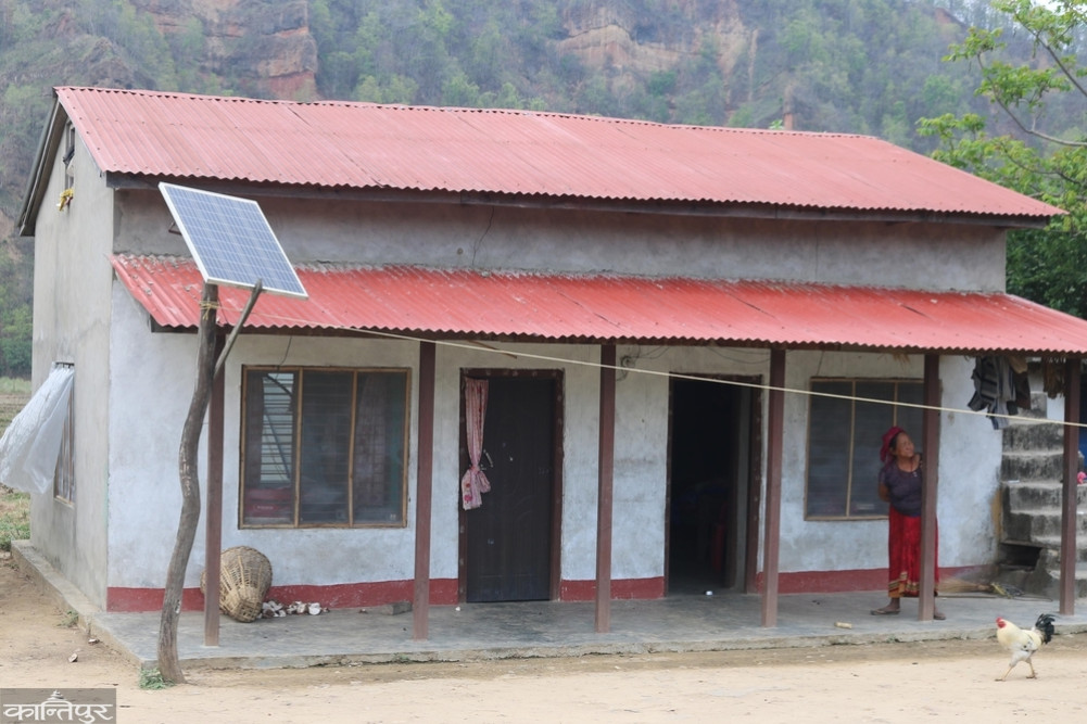 1,074 houses in Kalimati free from thatched roofs