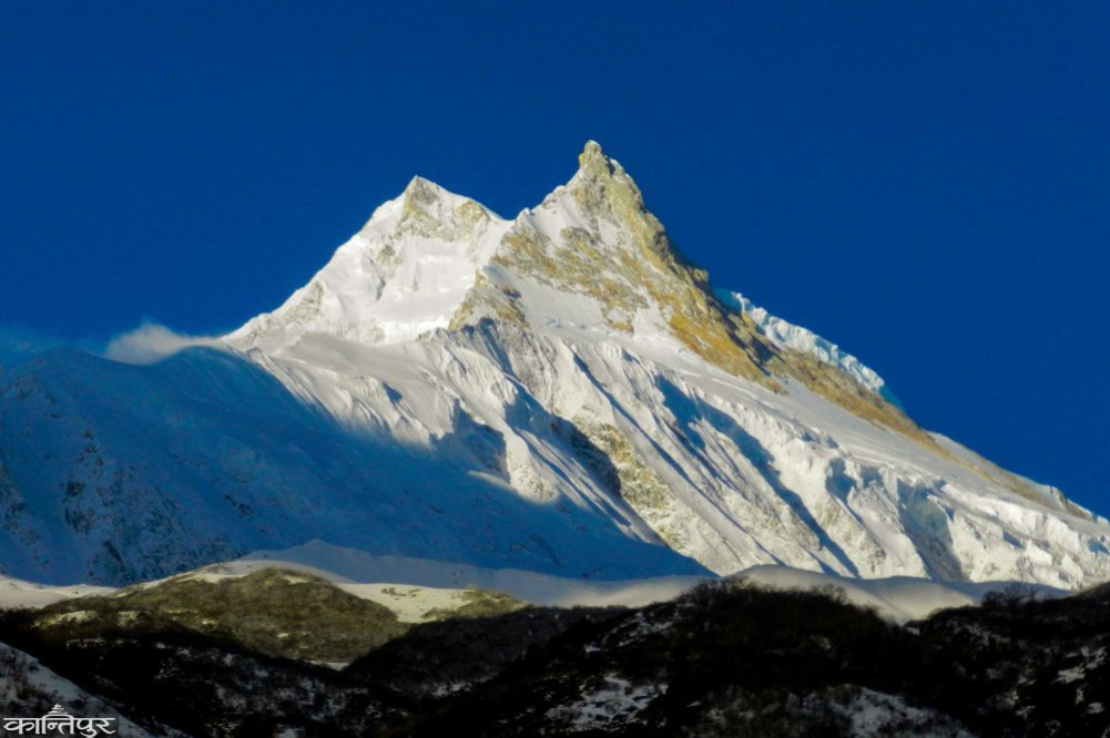 10 people from Laprak climbed Manaslu in one season