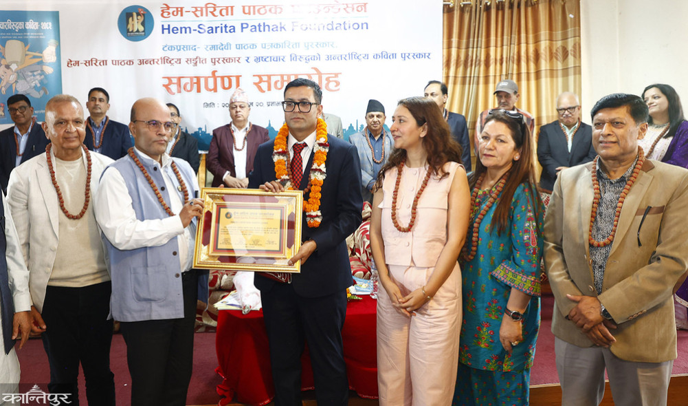 Good governance award of one lakh to Kantipur worker Matrika Dahal