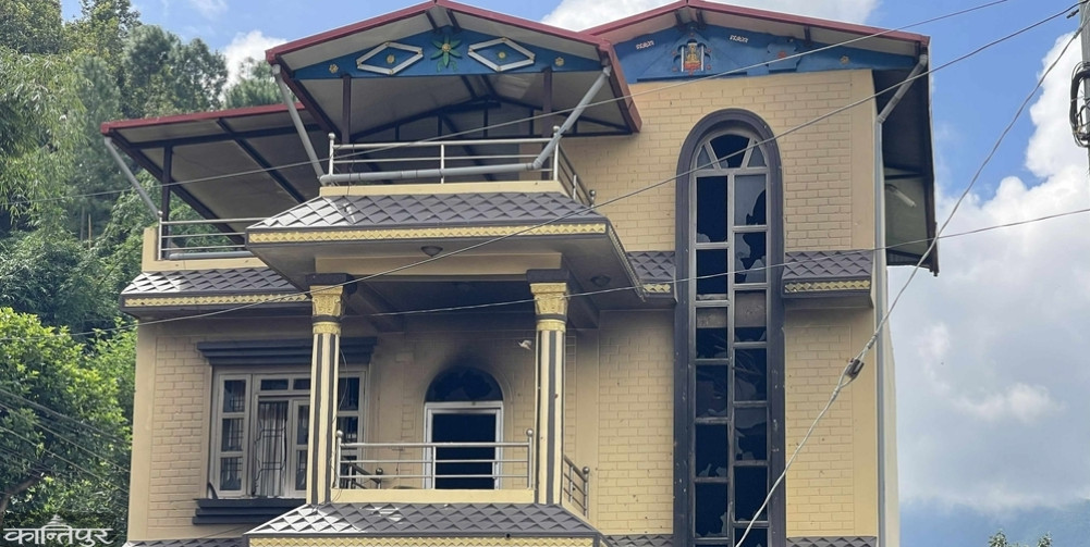 Three youths arrested on charges of arson and vandalism of Chief Minister's house