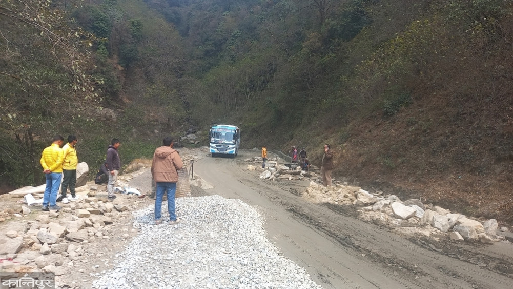 Mude-Charikot road: Old company at work, government agency in confusion