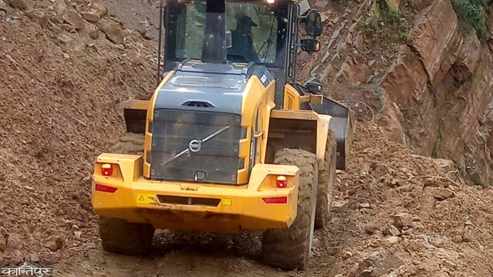 The Rapti Highway, which was blocked by landslides, was opened after 15 hours