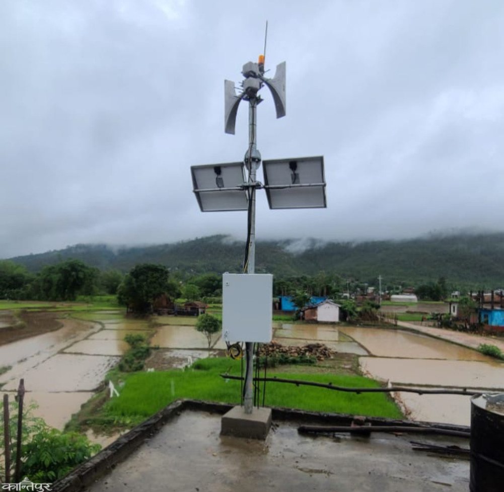 Installation of flood warning sirens in Lower Parseni, Birendranagar