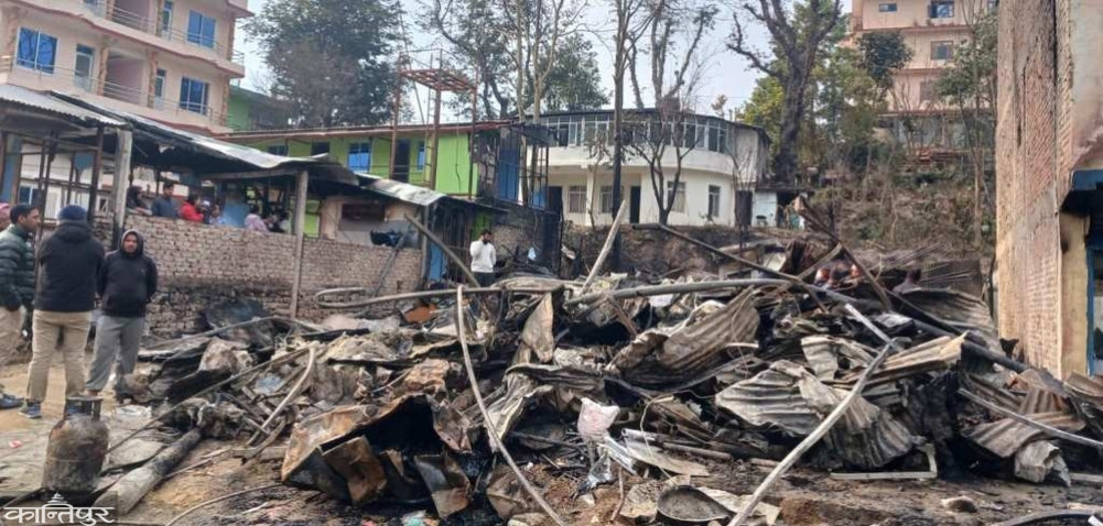Loss of more than 7 crores in Halesi Bazar fire