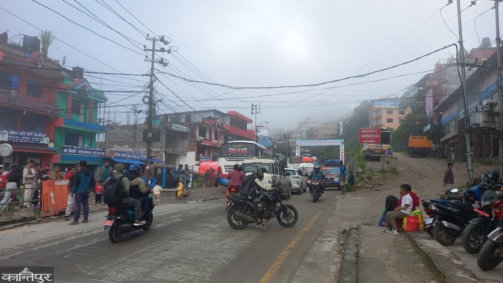 Vehicles from Koshi and Madhes are going to the capital through Pushpalalmarg
