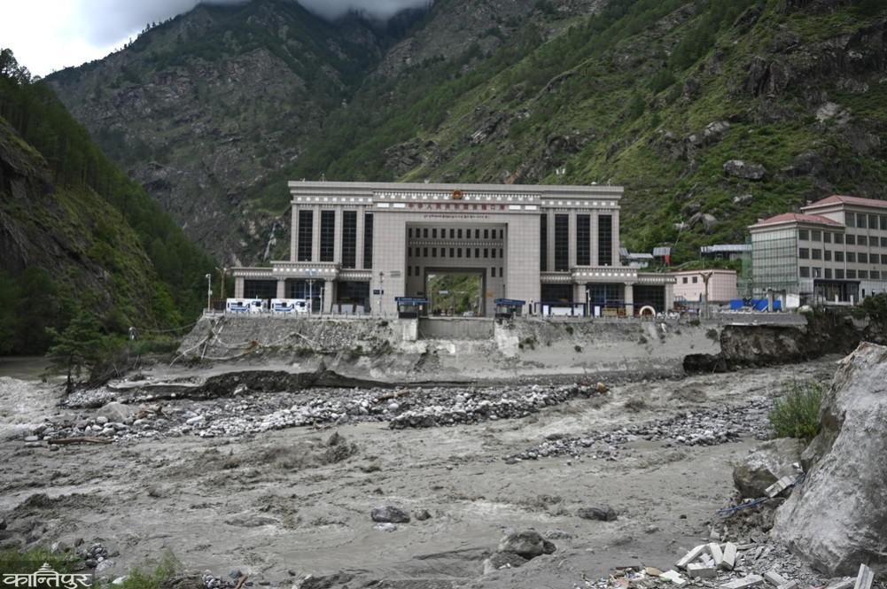 China's assistance in rebuilding flood-damaged structures