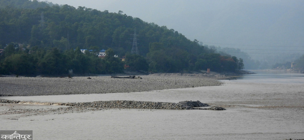 Narayangadh market is threatened by the road being built by the Shipping Office