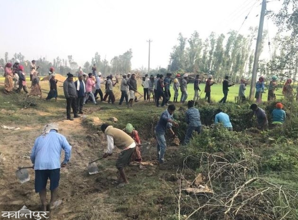 Where farmers from 12 villages clean 20 kilometers of canals annually as Shramdaan