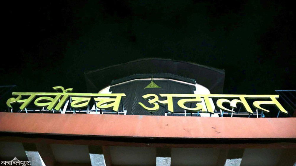 At midnight, the constitutional bench of the Supreme Court is full, preparing to pronounce the judgment from the bench