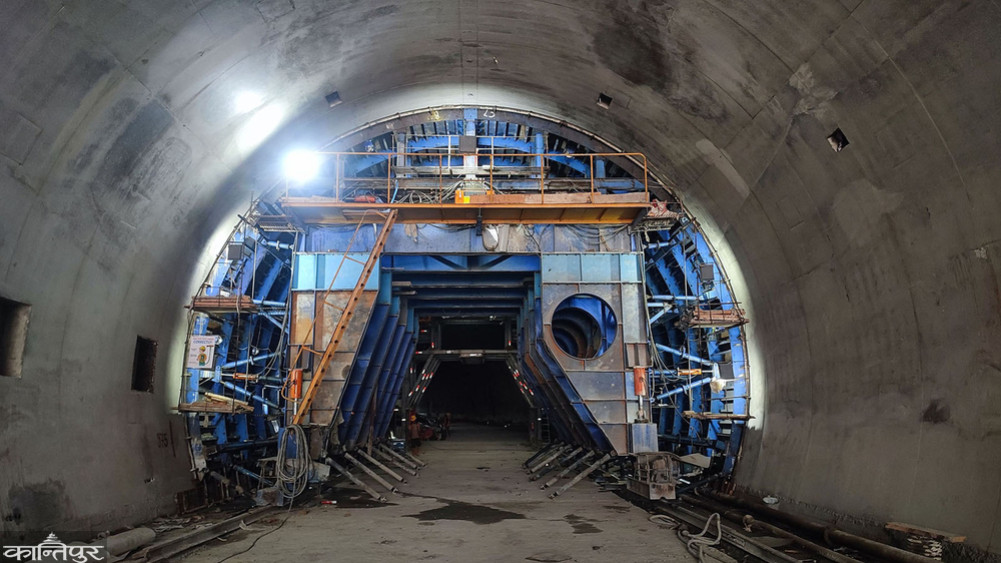 The work of 'invert and lining' in Siddhababa tunnel is in full swing
