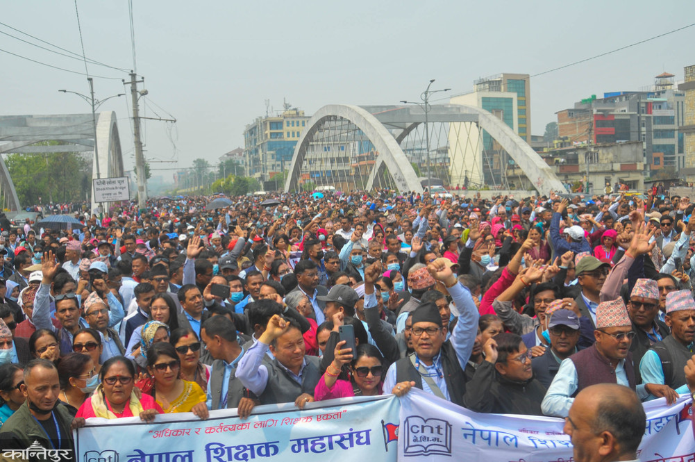 Agitated teachers say: The government should issue the School Education Act, even if it is through an ordinance