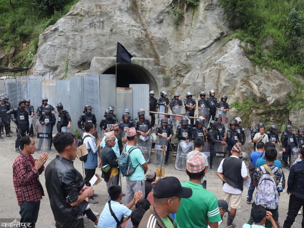 Demonstration demanding to stop construction of Upper Tamor hydropower project