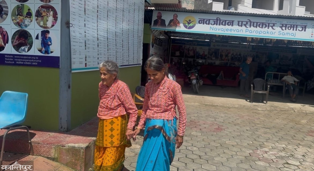 Mother-in-law becomes support for blind daughter-in-law