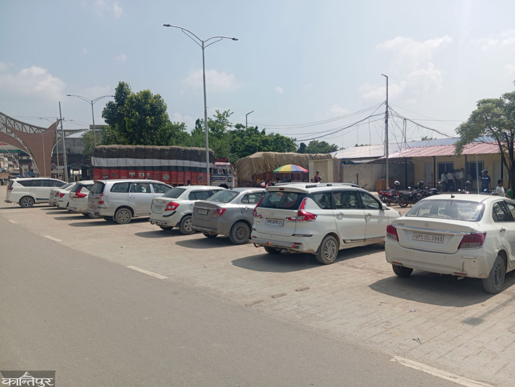 5,000 Indians enter by train through Belhia every day