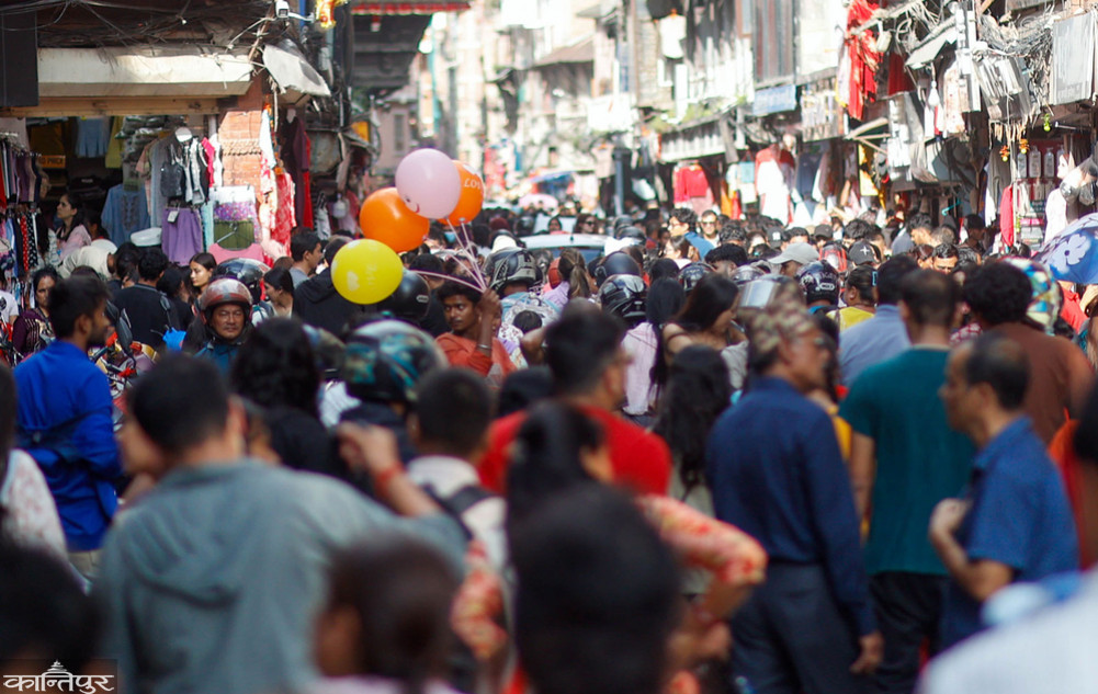 As Dasain approached, the commercial center began to be filled with people