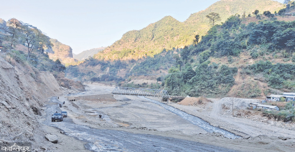 Everywhere you look on the Kanti highway, there are landslides