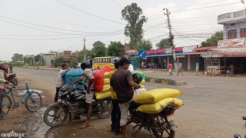 Farmers are fed up with expensive black market fertilizer when the government does not provide it