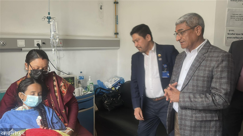 After 13 days, the home minister visited the injured in Tinkunye