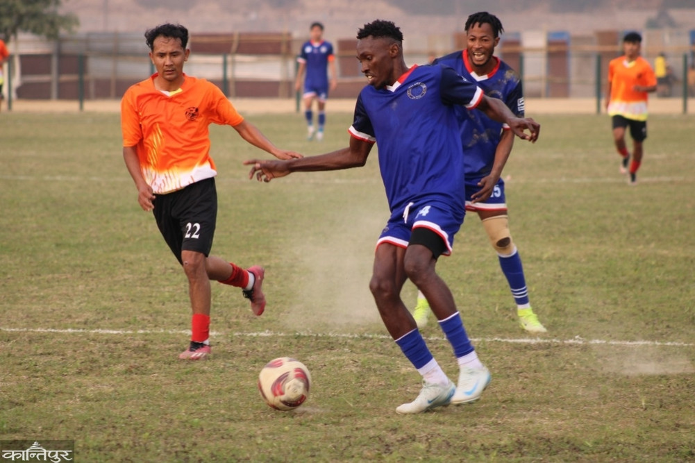 In the three-star semi-finals