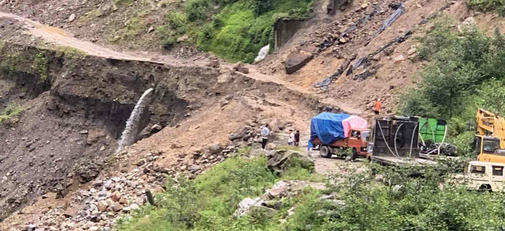 Kodari highway opened, containers stopped at customs