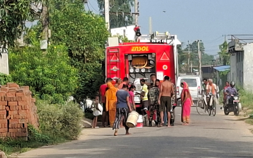 Daily distribution of more than 1 crore liters of water in Birganj metropolis