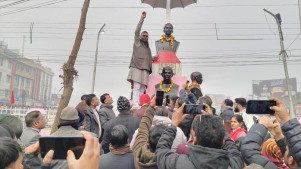 Upendra Yadav laying wreath on the martyrs of Madhesh movement