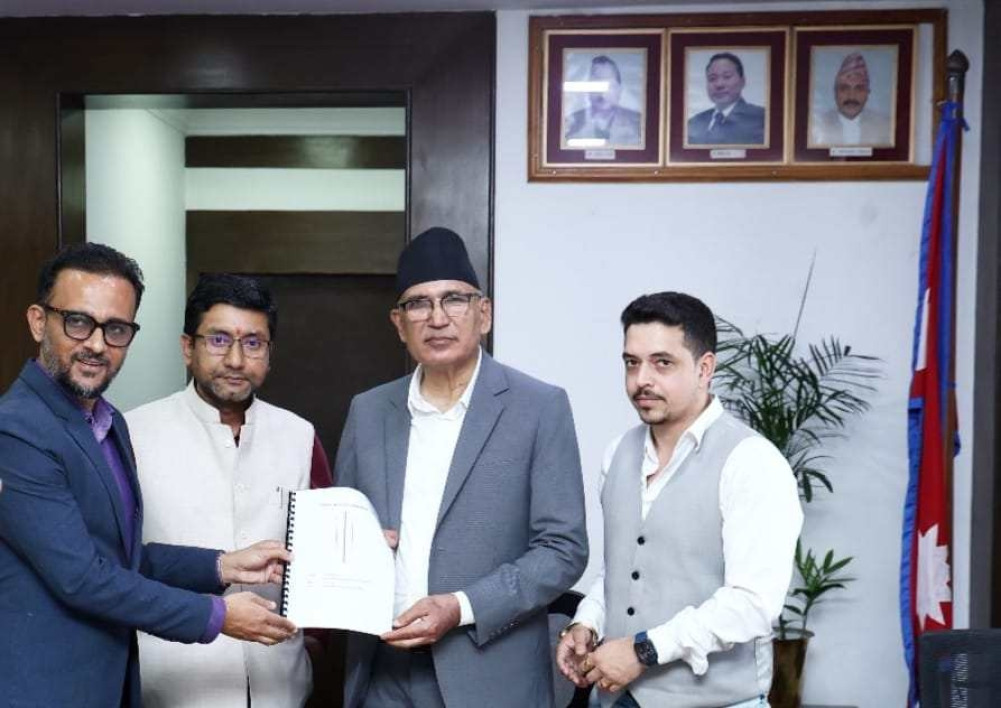 Attention of Finance Minister by Congress to promote entrepreneurship