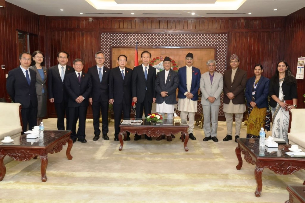 Courtesy meeting of the Vice President of the Chinese People's Congress with the Prime Minister