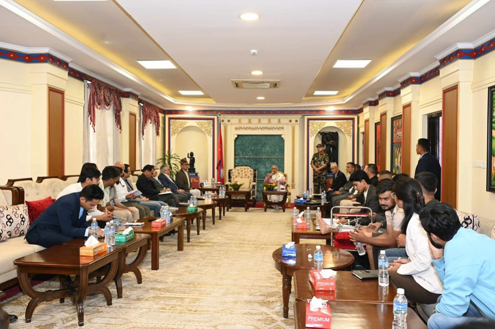 Questions and answers between the prime minister and Gen-ji leader in Shitalniwas