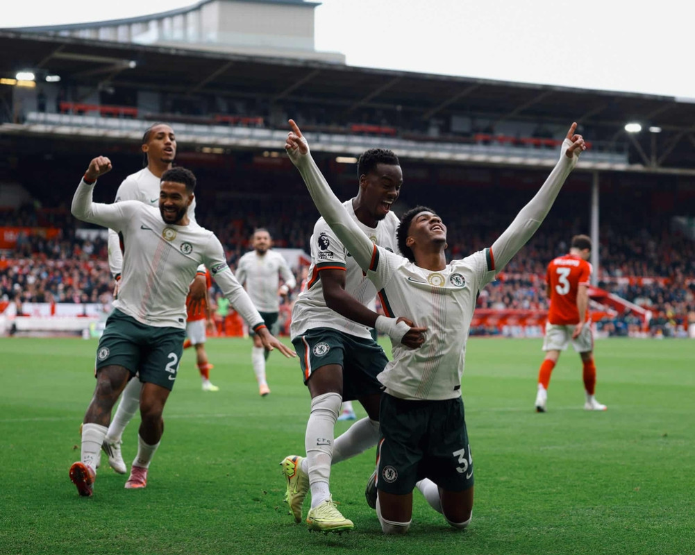 Chelsea move into fourth after beating Forest