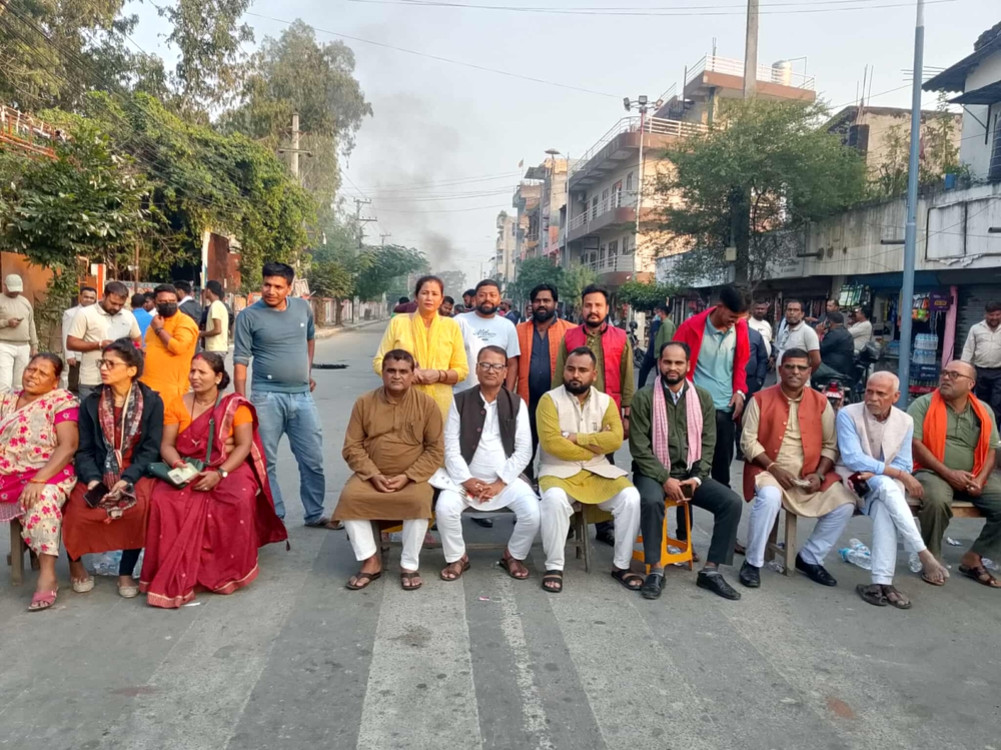 Seven parties demand action against police who repress protesters