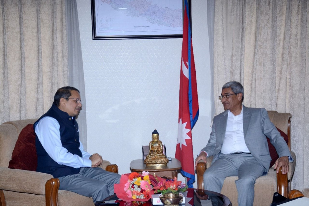BJP External Affairs Chief Chathaiwale meets Home Minister Author