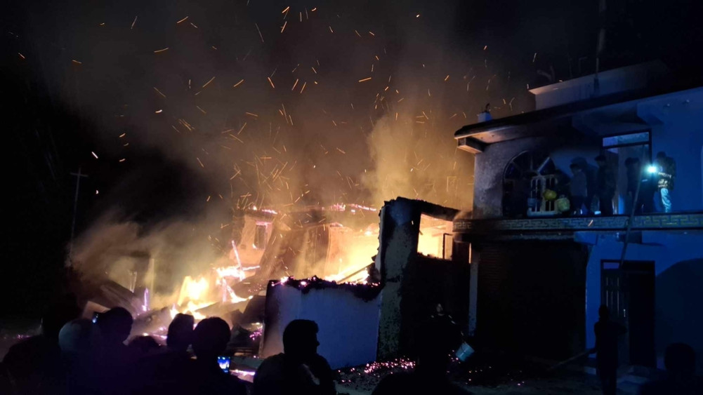 In Dhankuta's Uttarpani fire, 3 houses were burnt, loss of 116 crores
