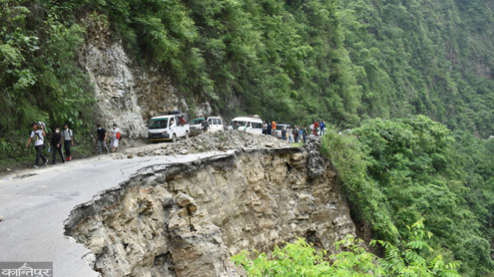 Narayangadh-Hetauda and Muglin-Ambukhaireni road upgrade contract to be awarded in Falgun
