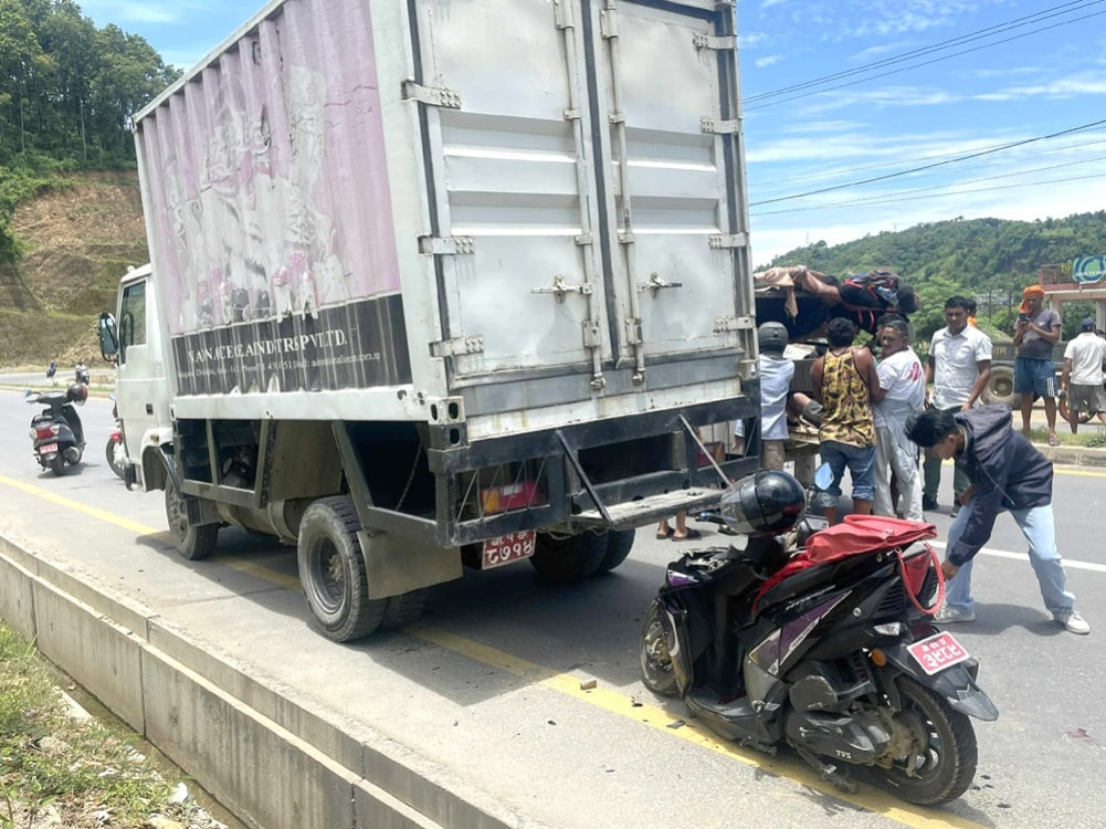 Scooter driver dies after scooter collides with mini truck