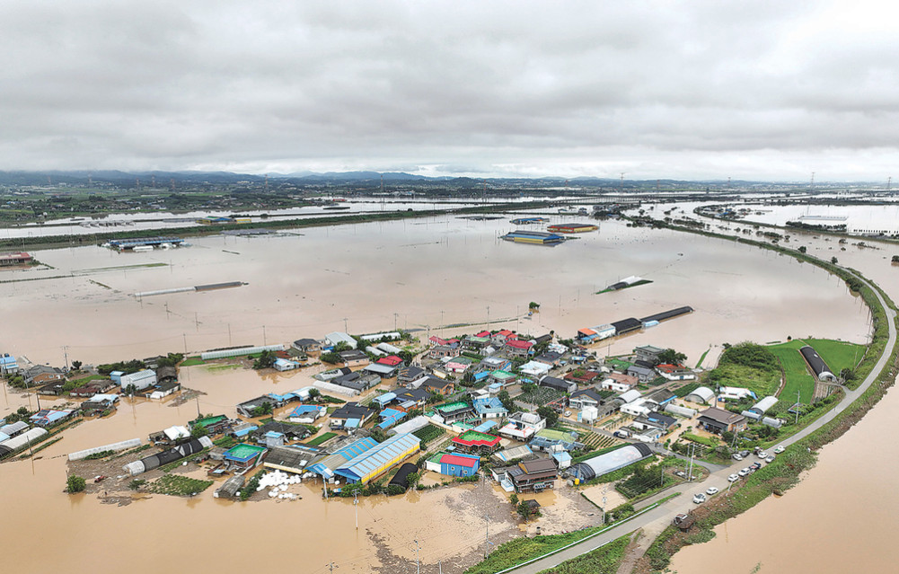South Korea receives heaviest rainfall in 120 years