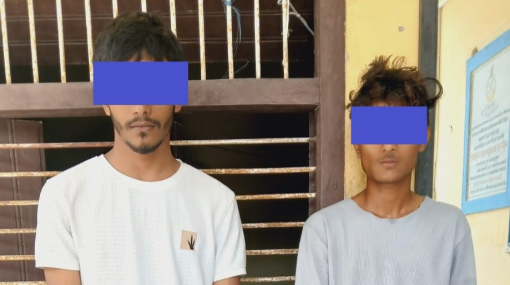 Two Indians arrested with pistol and bullets from Siraha