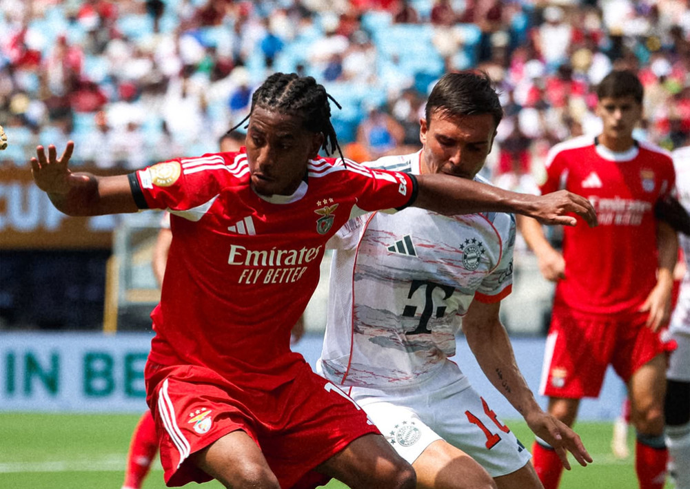 Benfica win group by beating Bayern