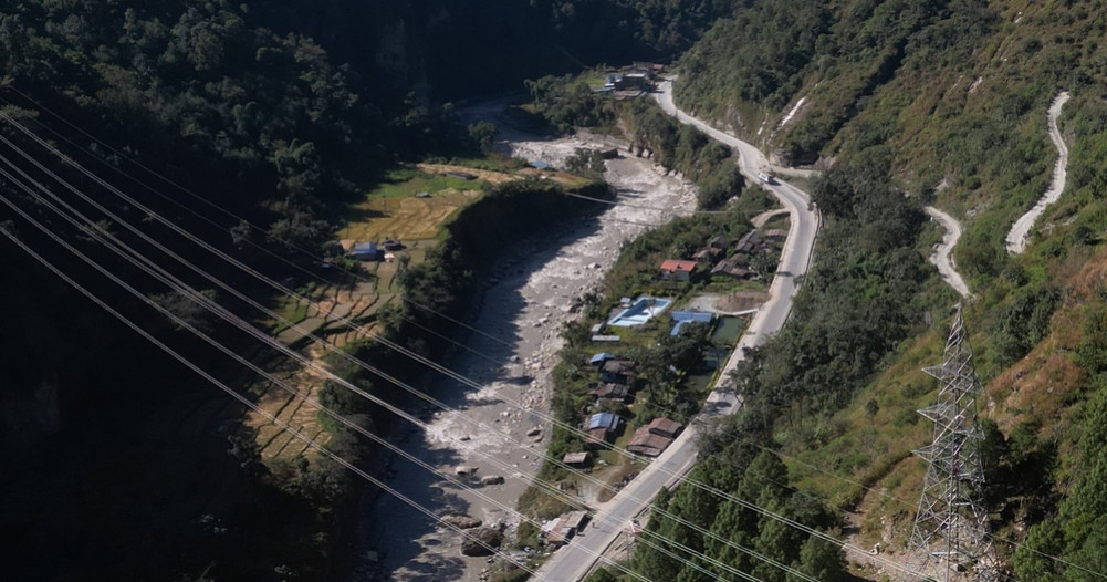 26 km blacktop from Beni to Kavrebhir, Mustang border