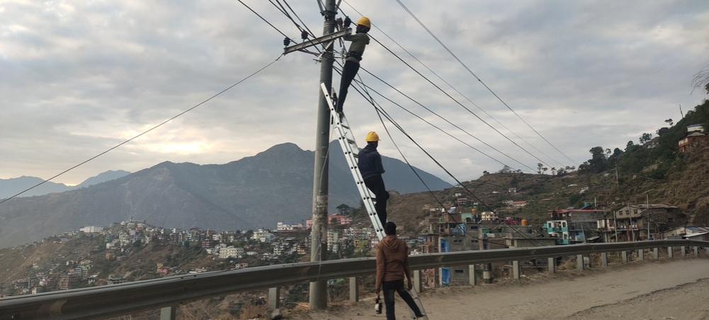Obstruction in Kamalbazar-Saikhola 33 KV line extension
