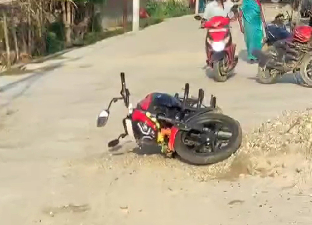 A young man was shot in Siraha, three people were arrested, the main person absconded