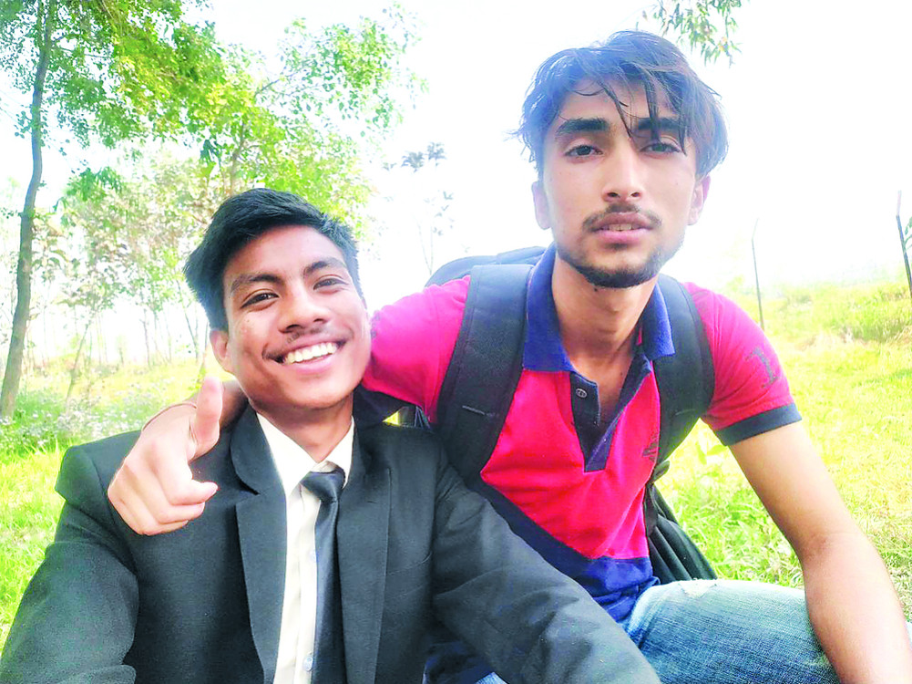 Vipin's friend says - 'Vipin saved us, he is gone'