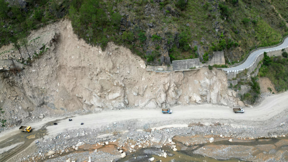 BP Highway blocked after landslide