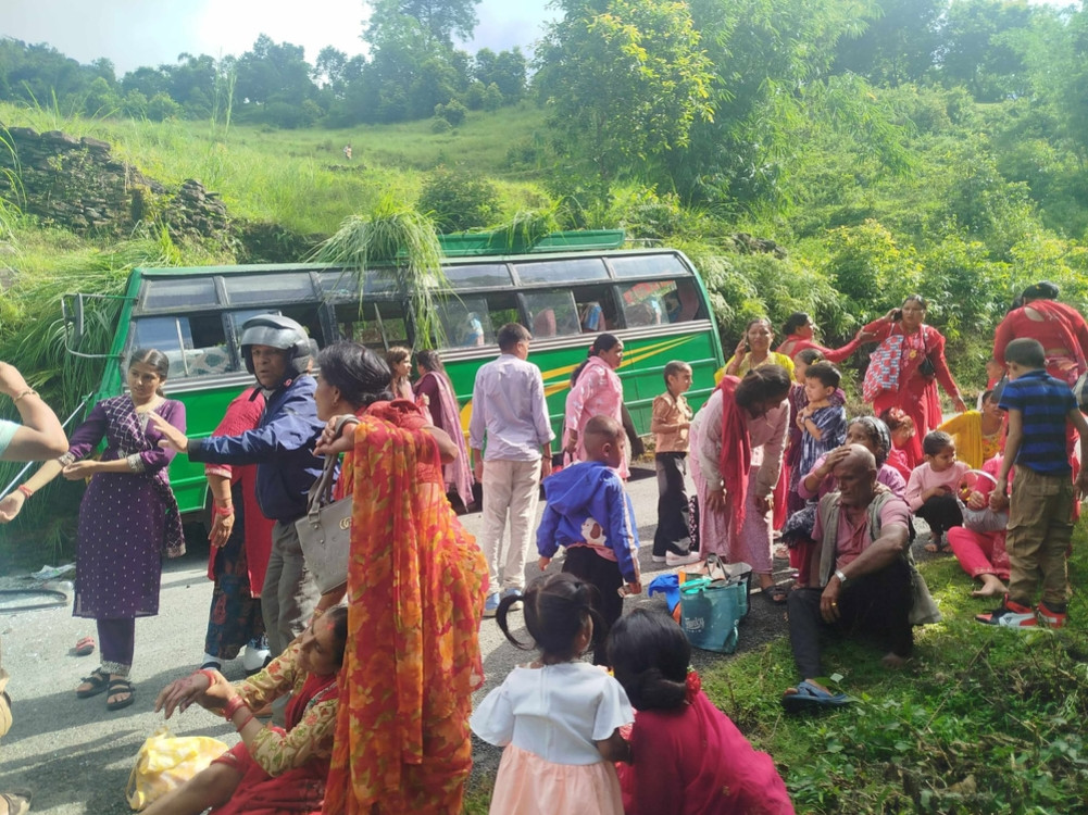 Bus accident in Pokhara, 23 injured