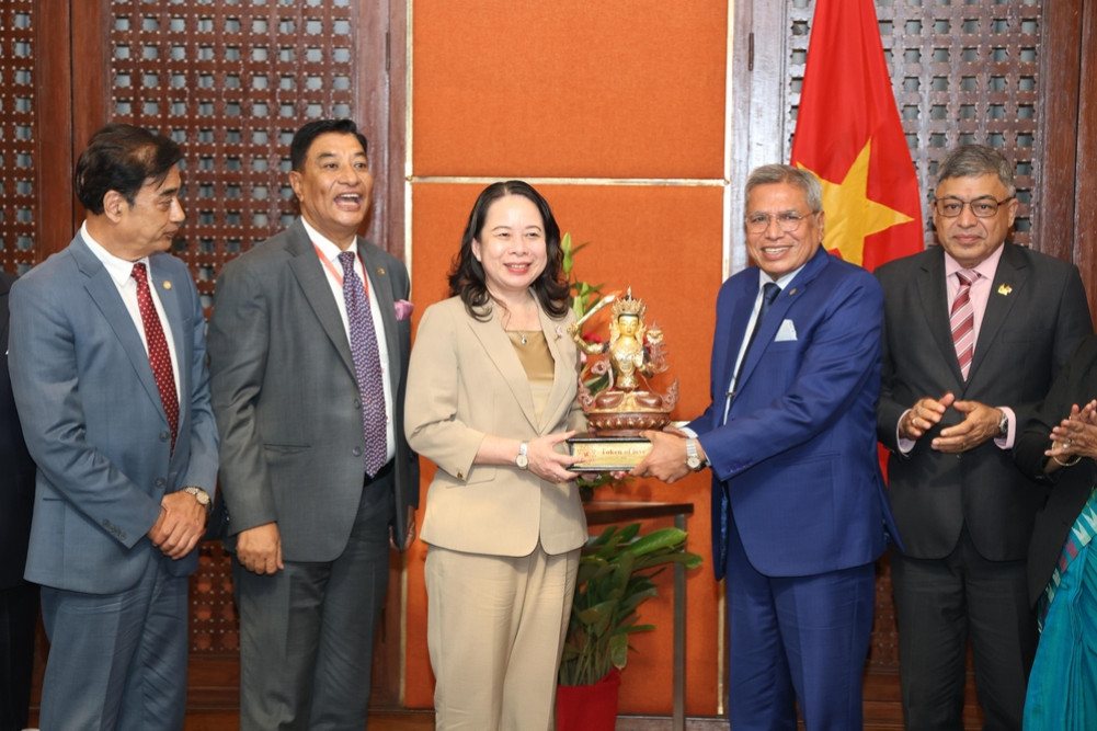 Discussions between the Chamber and Vietnam's Vice President Xuan on bilateral investment and trade promotion