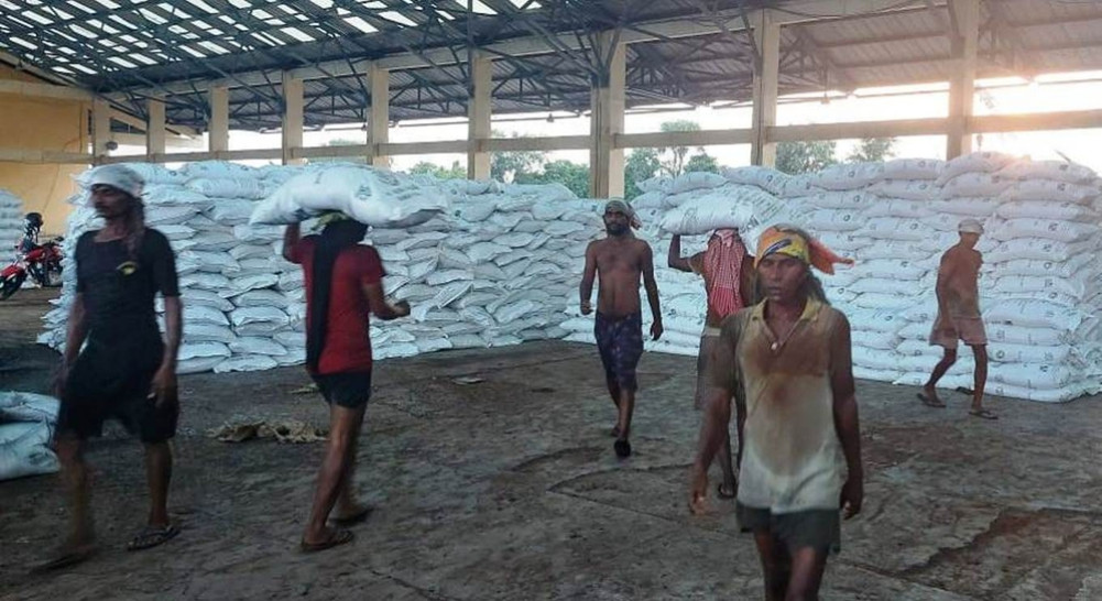 Distribution of 10,500 tonnes of DAP, urea uncertain